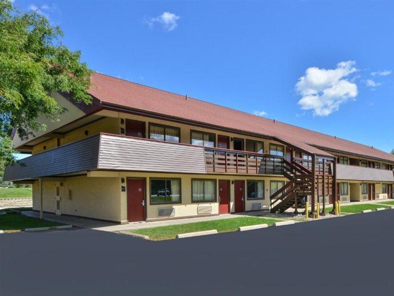 Red Roof Inn Milwaukee Airport Oak Creek Exterior photo